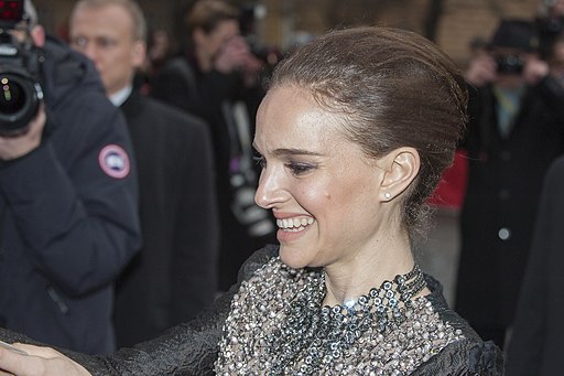 Famous Hollywood Celebrities Birthdays in June 2022