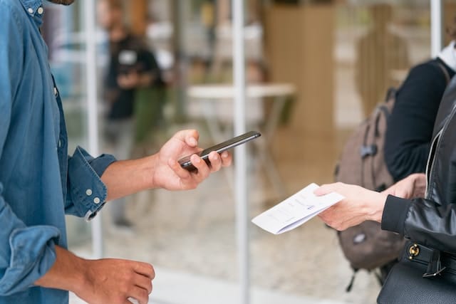 Mobile Check-In/Check-Out: Streamlining the Guest Experience