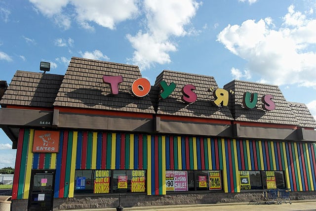 Toys“R”Us: The Rise and Fall of a Retail Icon